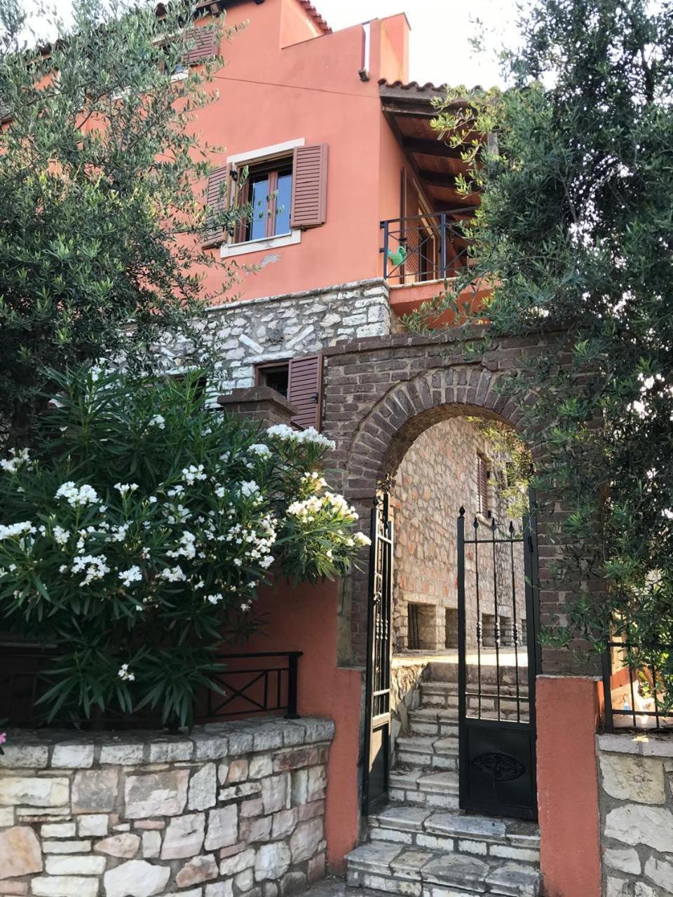 Villa Kolonja Ksamil Exteriör bild